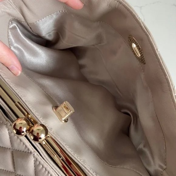 Women's GUESS Handbag Satchel Quilted Designer East West Silhouette Fall Creamy - Picture 8 of 13